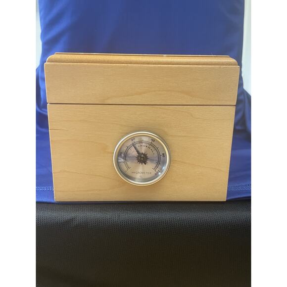 Light Color Wooden Cigar Humidor Box - Picture 1 of 8